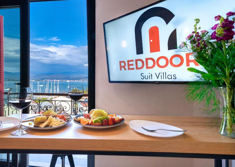 Reddoors Suites Sea View image