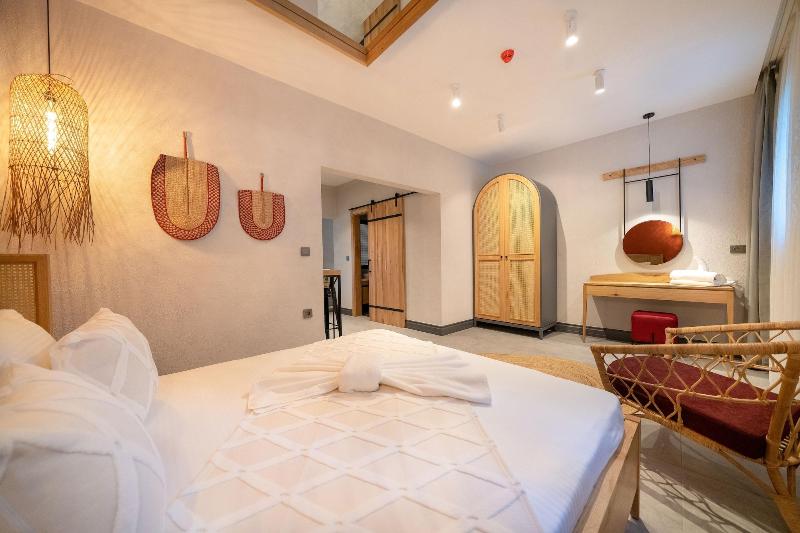 Reddoors Suites Sea View image