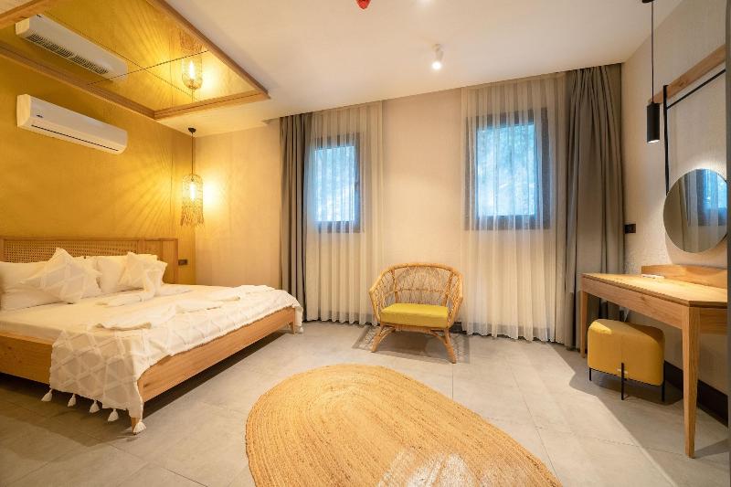 Reddoors Suites Sea View image