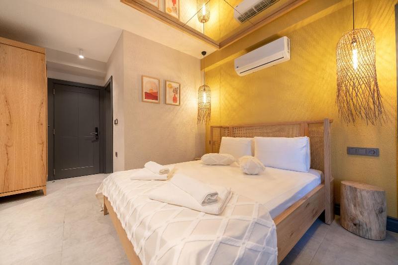Reddoors Suites Sea View image