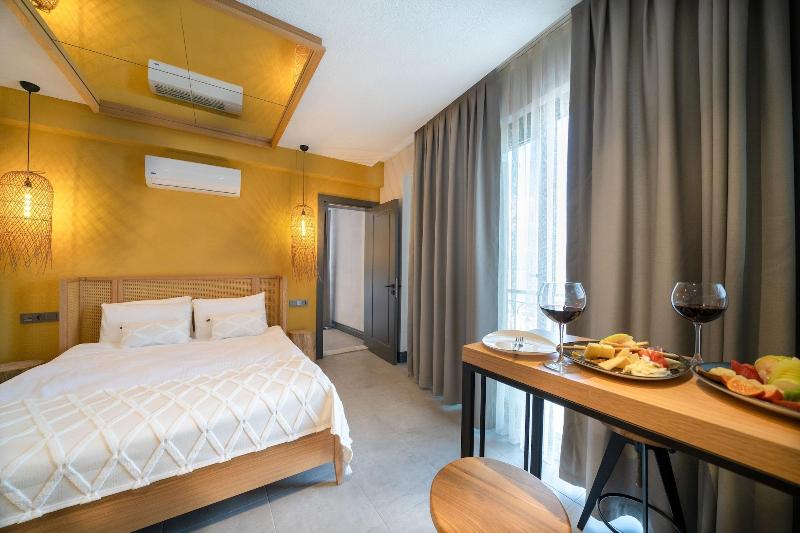 Reddoors Suites Sea View image