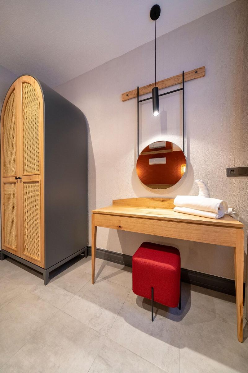 Reddoors Suites Sea View image