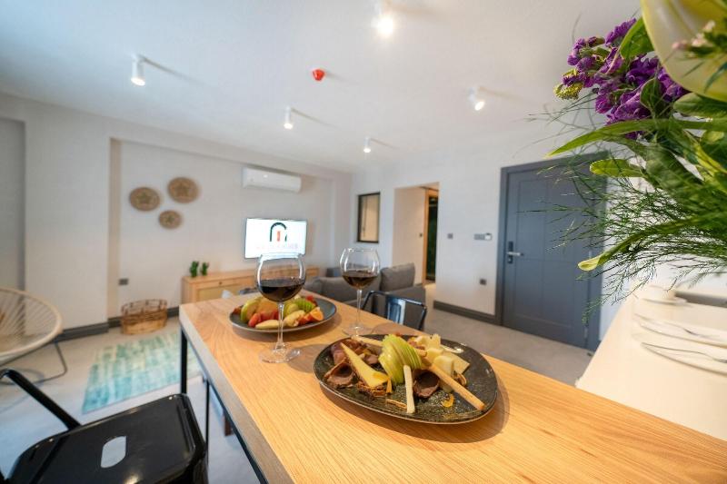 Reddoors Suites Sea View image