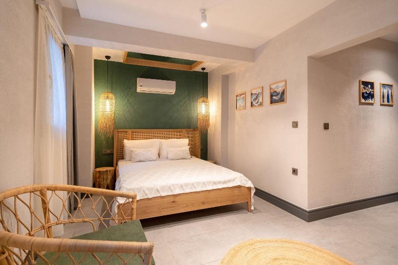 Reddoors Suites Sea View image