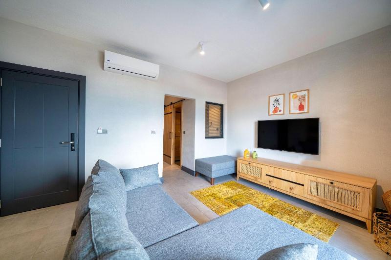 Reddoors Suites Sea View image