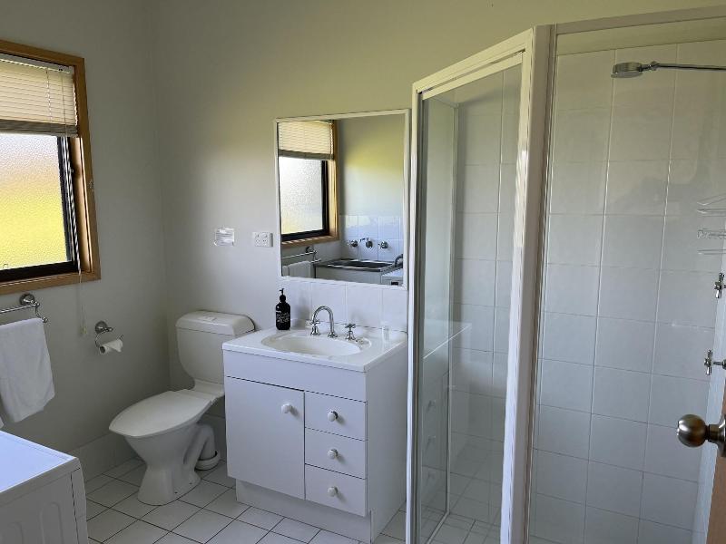 Black Bream Point Cabins image