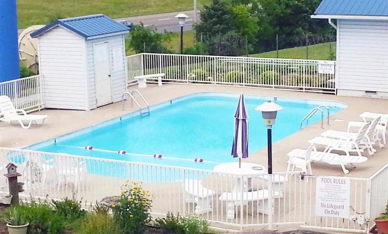 Smokies Motel image