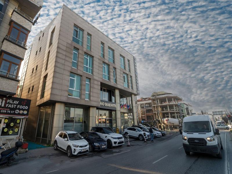 Grand Quars Hotel image