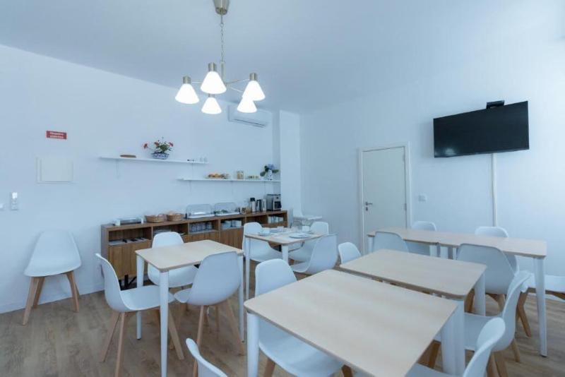 Lagoa Hostel Suites image