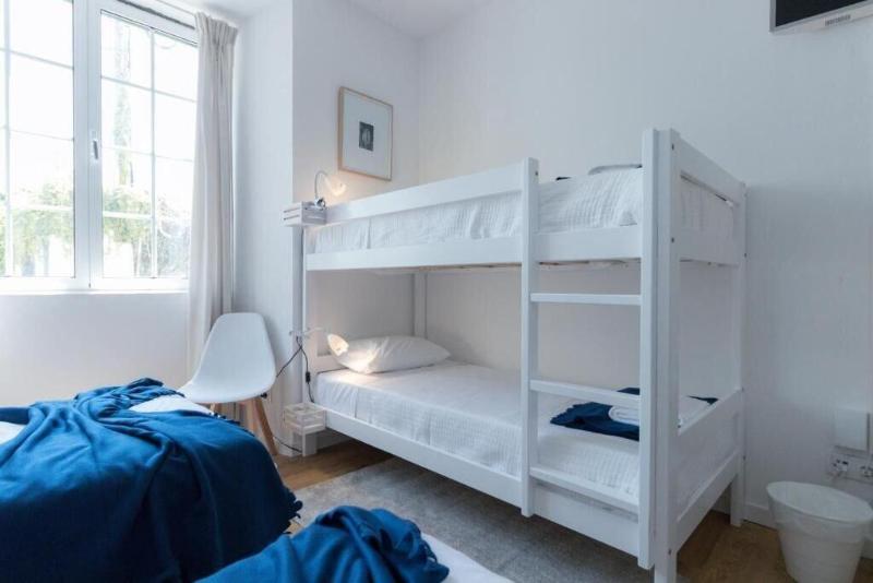 Lagoa Hostel Suites image