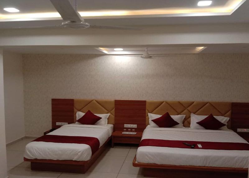 Hotel Lux Inn image
