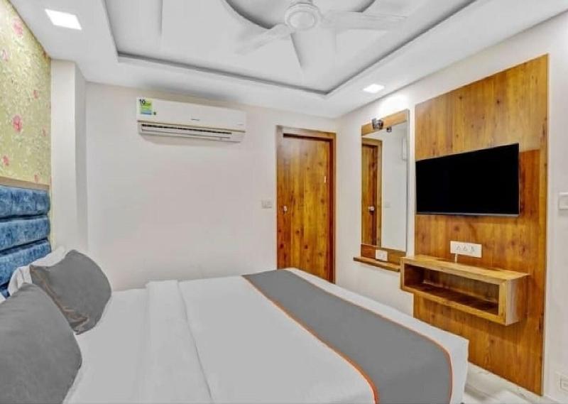 Hotel Lux Inn image
