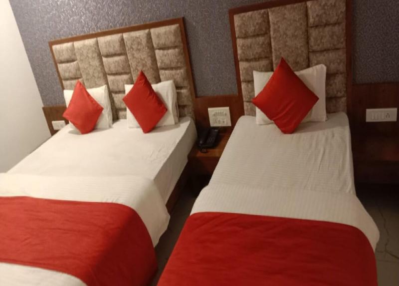 Hotel Lux Inn image