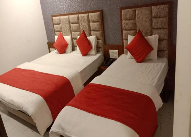 Hotel Lux Inn image