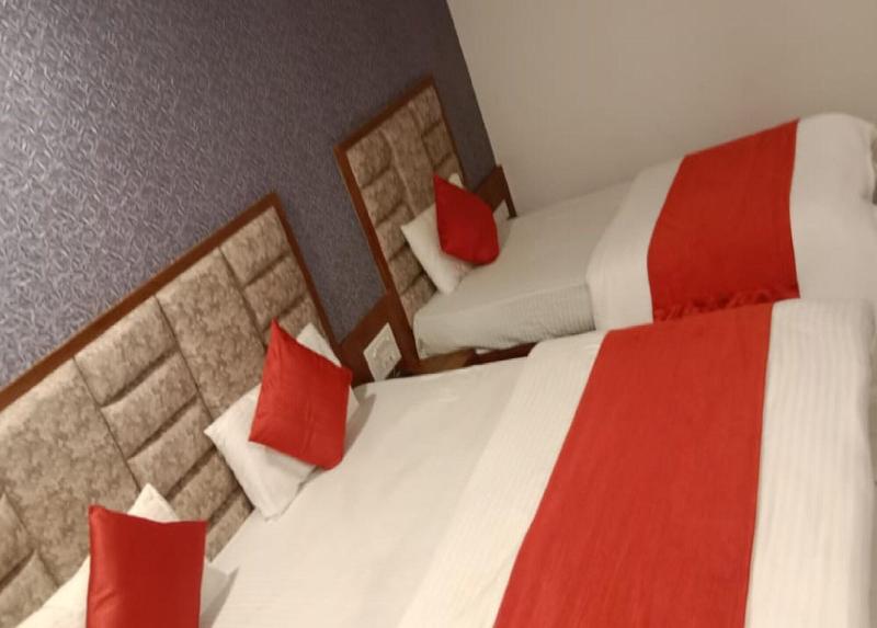 Hotel Lux Inn image