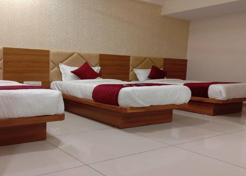 Hotel Lux Inn image