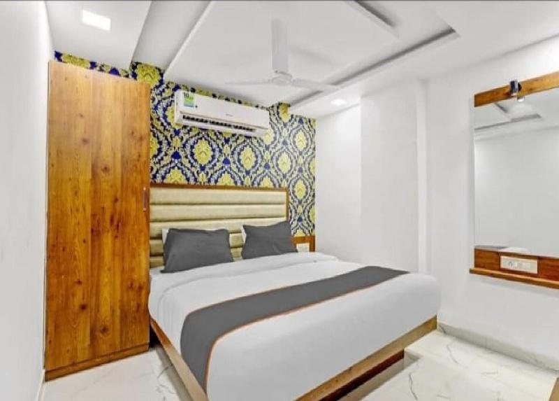 Hotel Lux Inn image