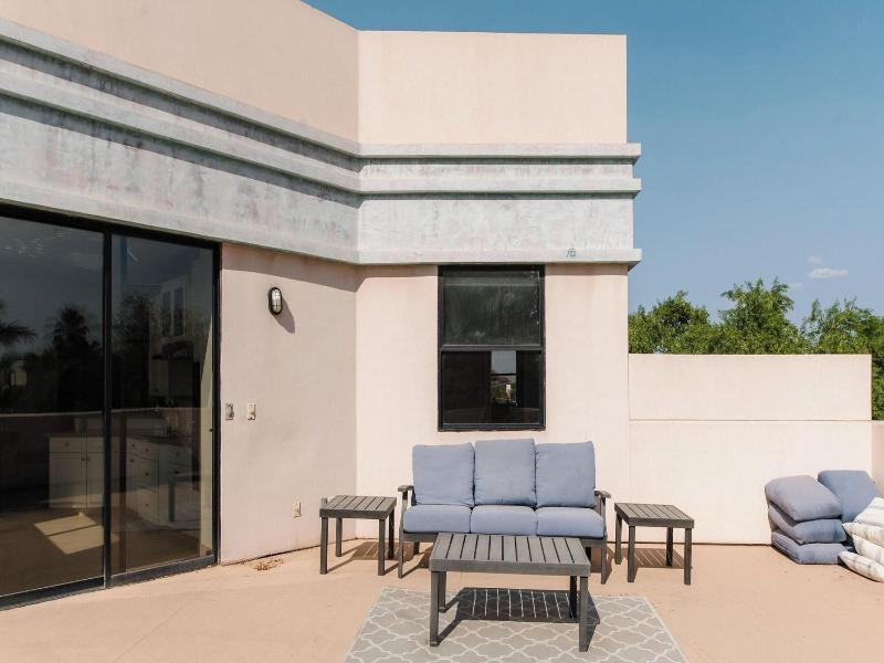 Ivory Buyout By Avantstay Two Home Buyout Near Old image