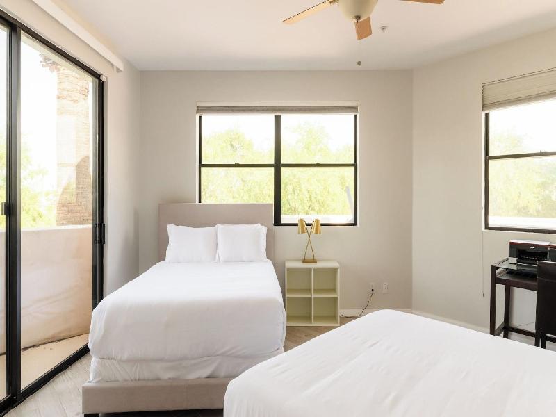 Ivory Buyout By Avantstay Two Home Buyout Near Old image