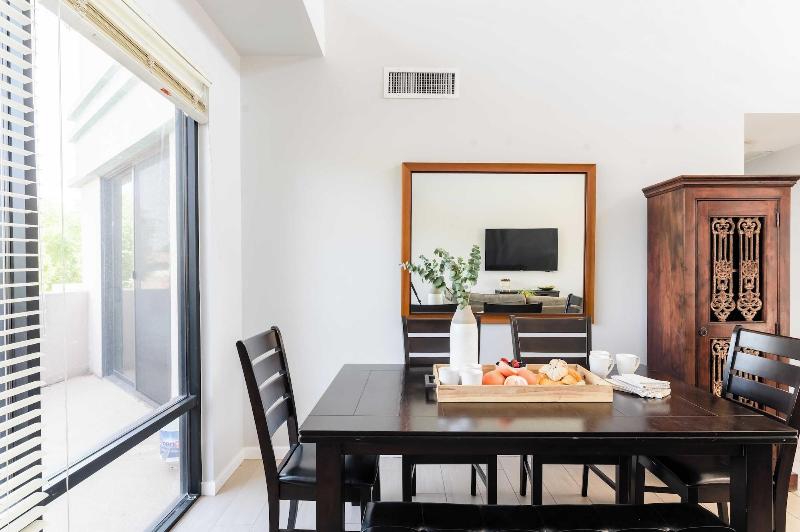 Ivory Buyout By Avantstay Two Home Buyout Near Old image