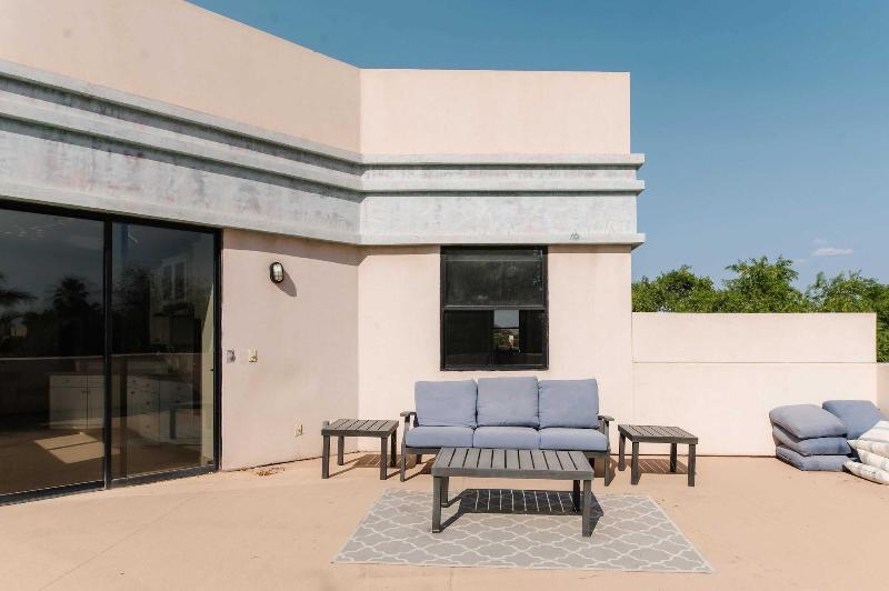Ivory Buyout By Avantstay Two Home Buyout Near Old image