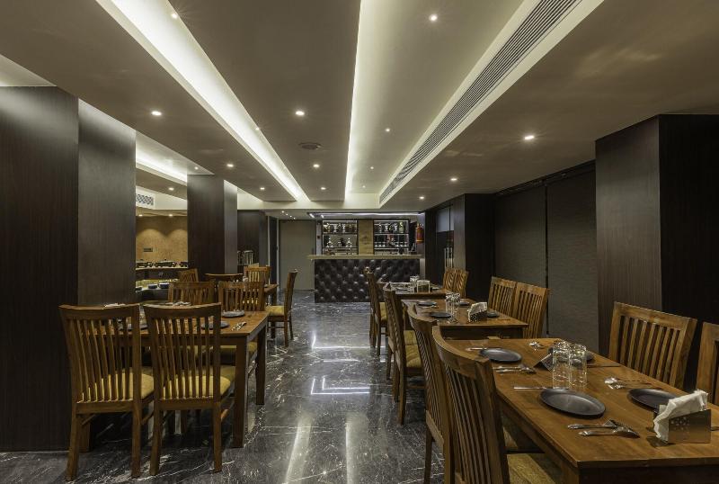 Divan Clarks Inn Goa image
