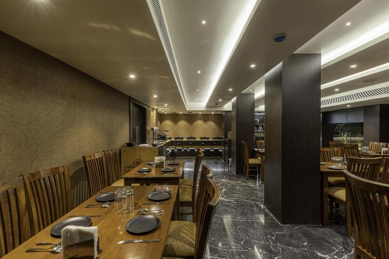 Divan Clarks Inn Goa image