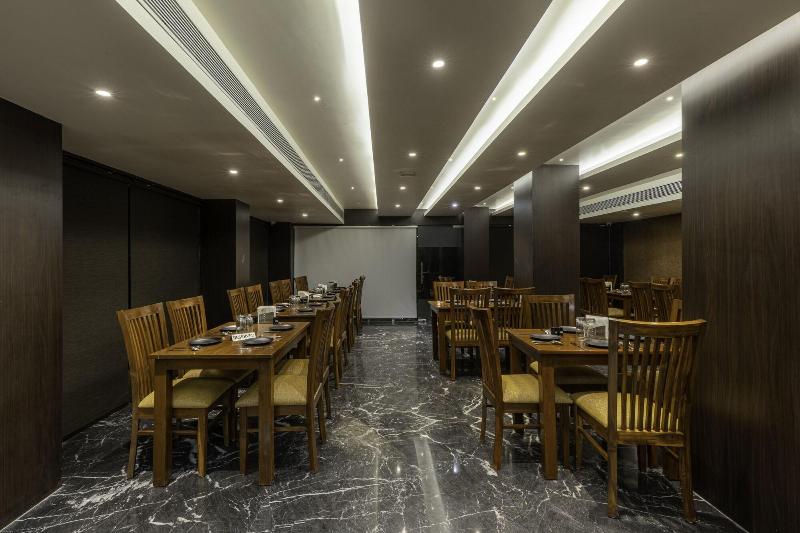 Divan Clarks Inn Goa image