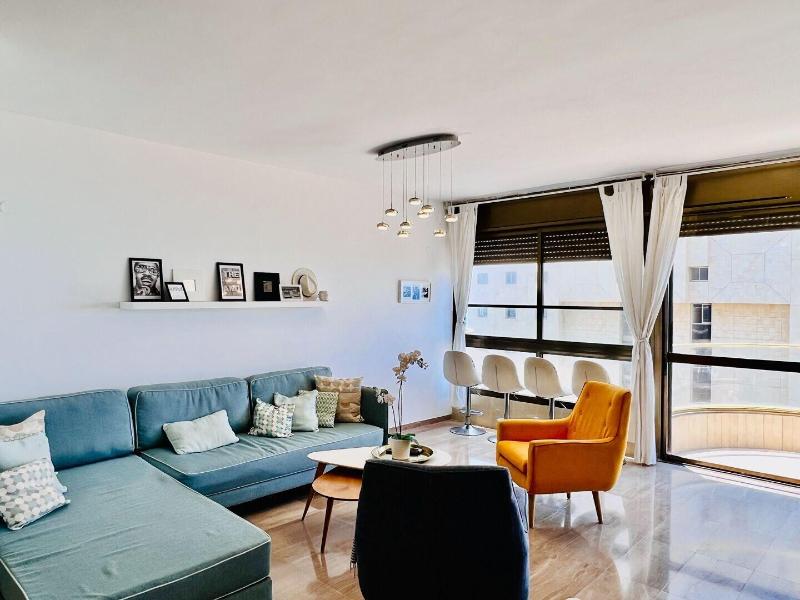 Elegant Apt With Balcony Sea View By Feelhome image