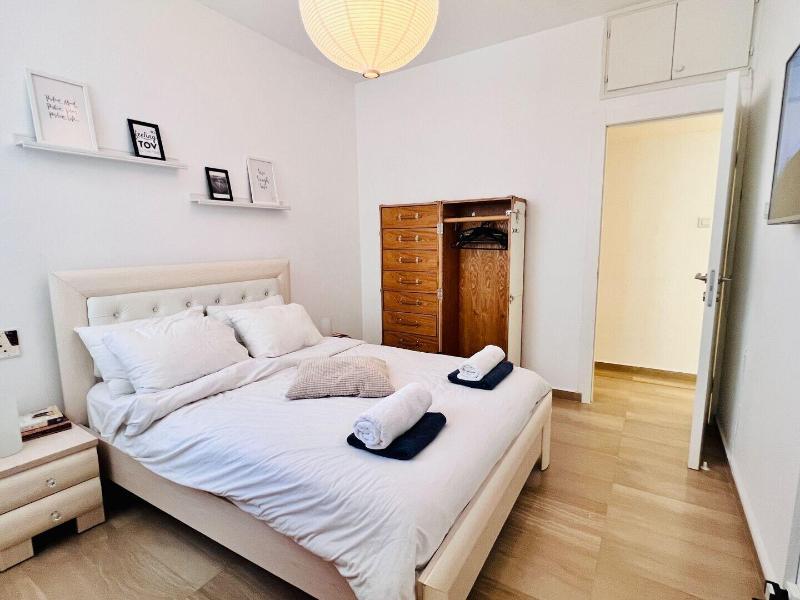 Elegant Apt With Balcony Sea View By Feelhome image