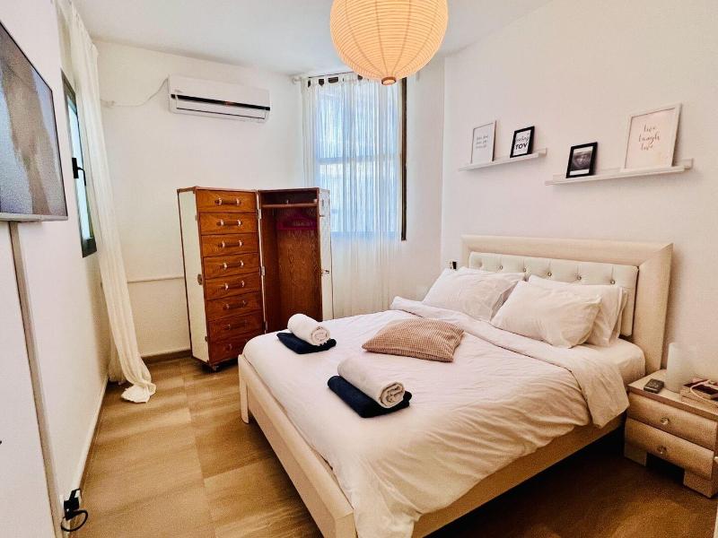 Elegant Apt With Balcony Sea View By Feelhome image