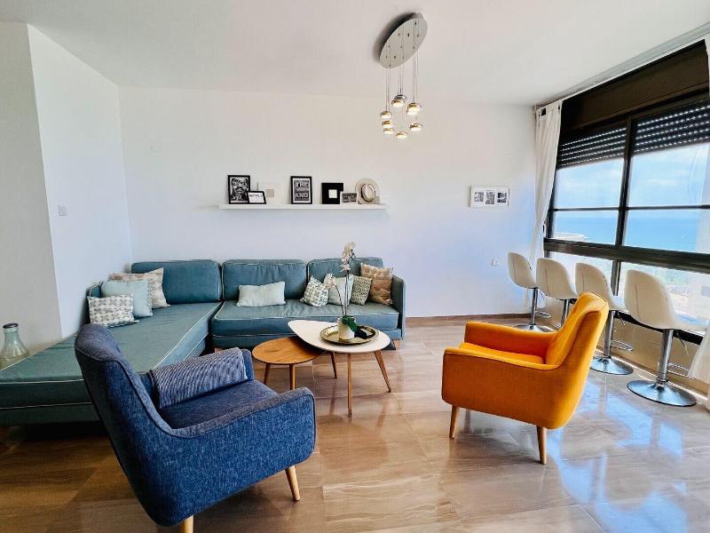 Elegant Apt With Balcony Sea View By Feelhome image