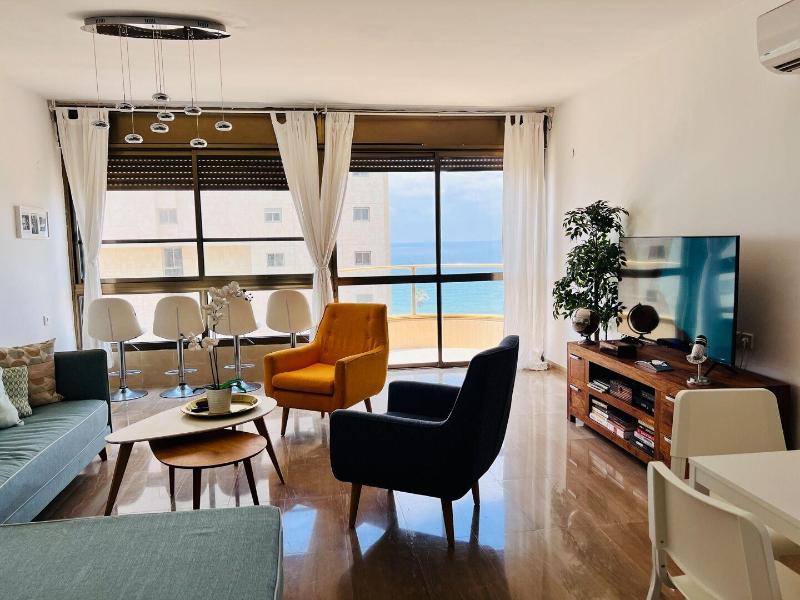 Elegant Apt With Balcony Sea View By Feelhome image