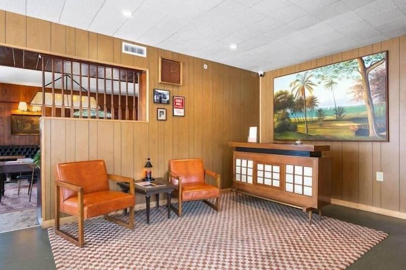 Starlight Motor Inn image