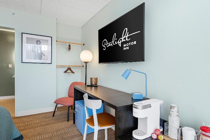 Starlight Motor Inn image