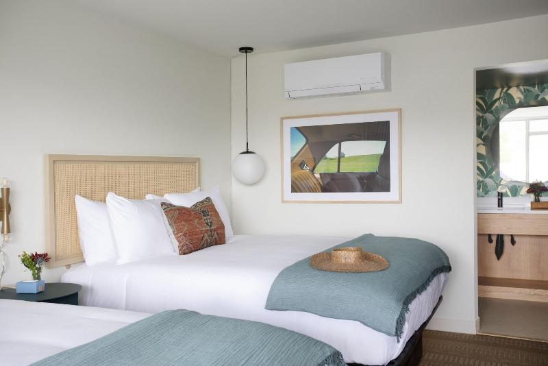 Starlight Motor Inn image
