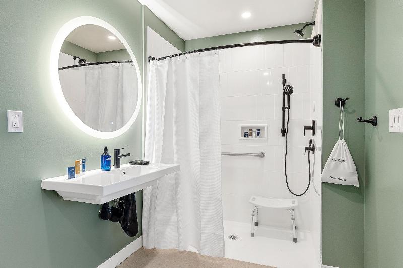 Starlight Motor Inn image
