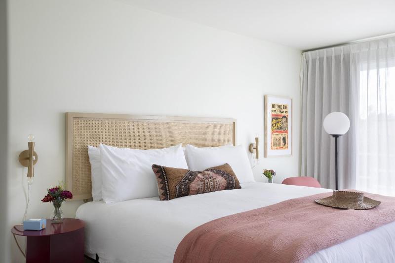 Starlight Motor Inn image