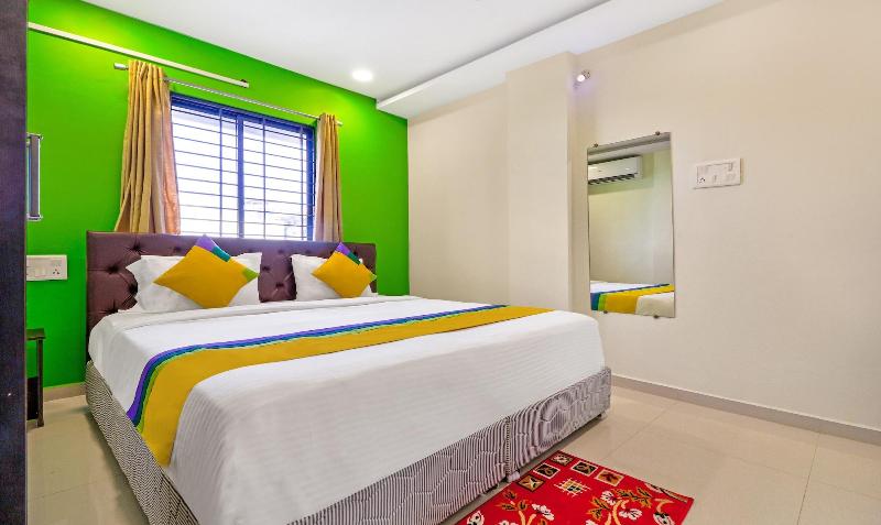 Itsy By Treebo Carnival Inn image