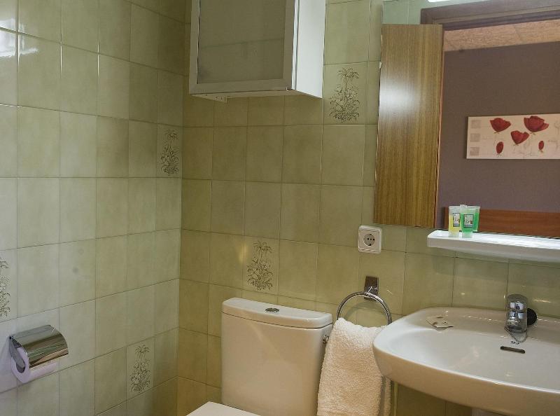 Hostal Barris image