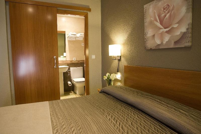 Hostal Barris image