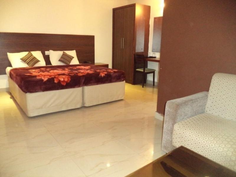 Castle International Premium Hotel image