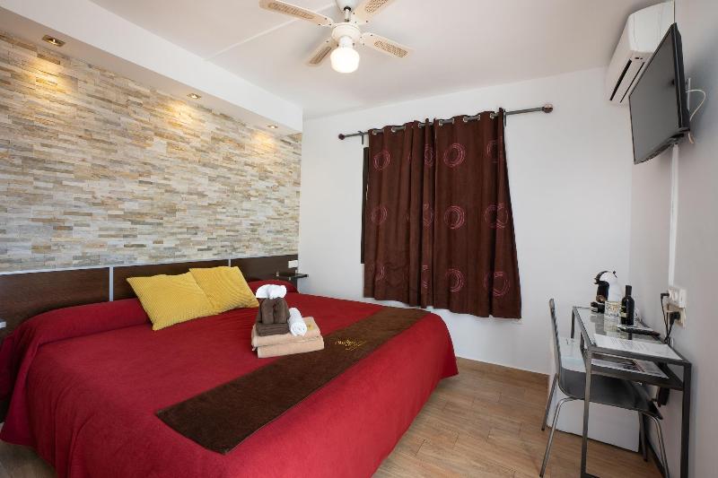 Hostal Casa Mercedes image