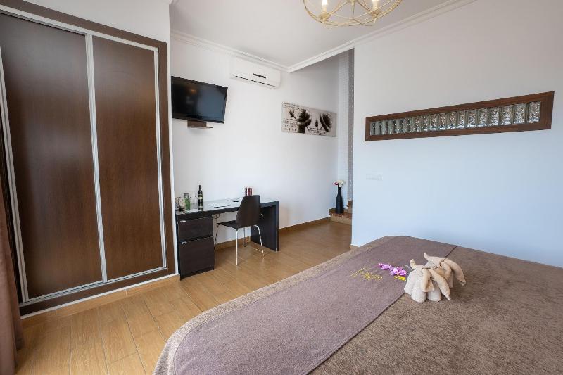 Hostal Casa Mercedes image