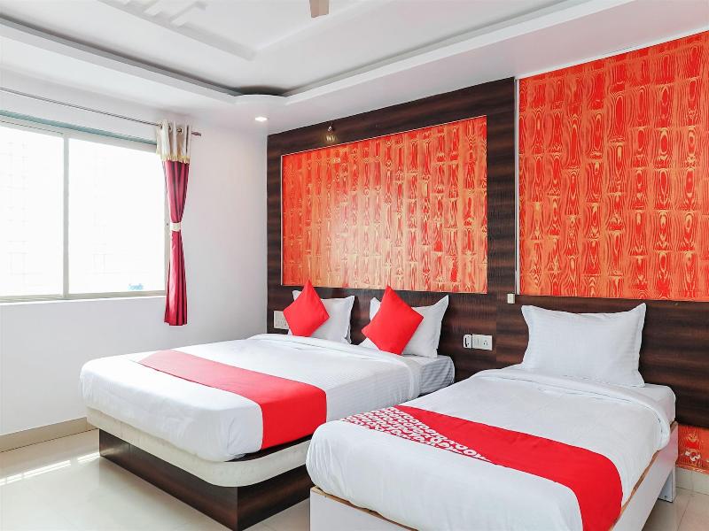 19677 Hotel Gurukrupa