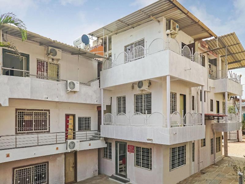 19677 Hotel Gurukrupa