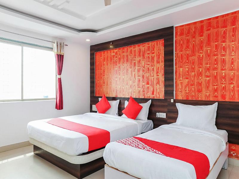 19677 Hotel Gurukrupa
