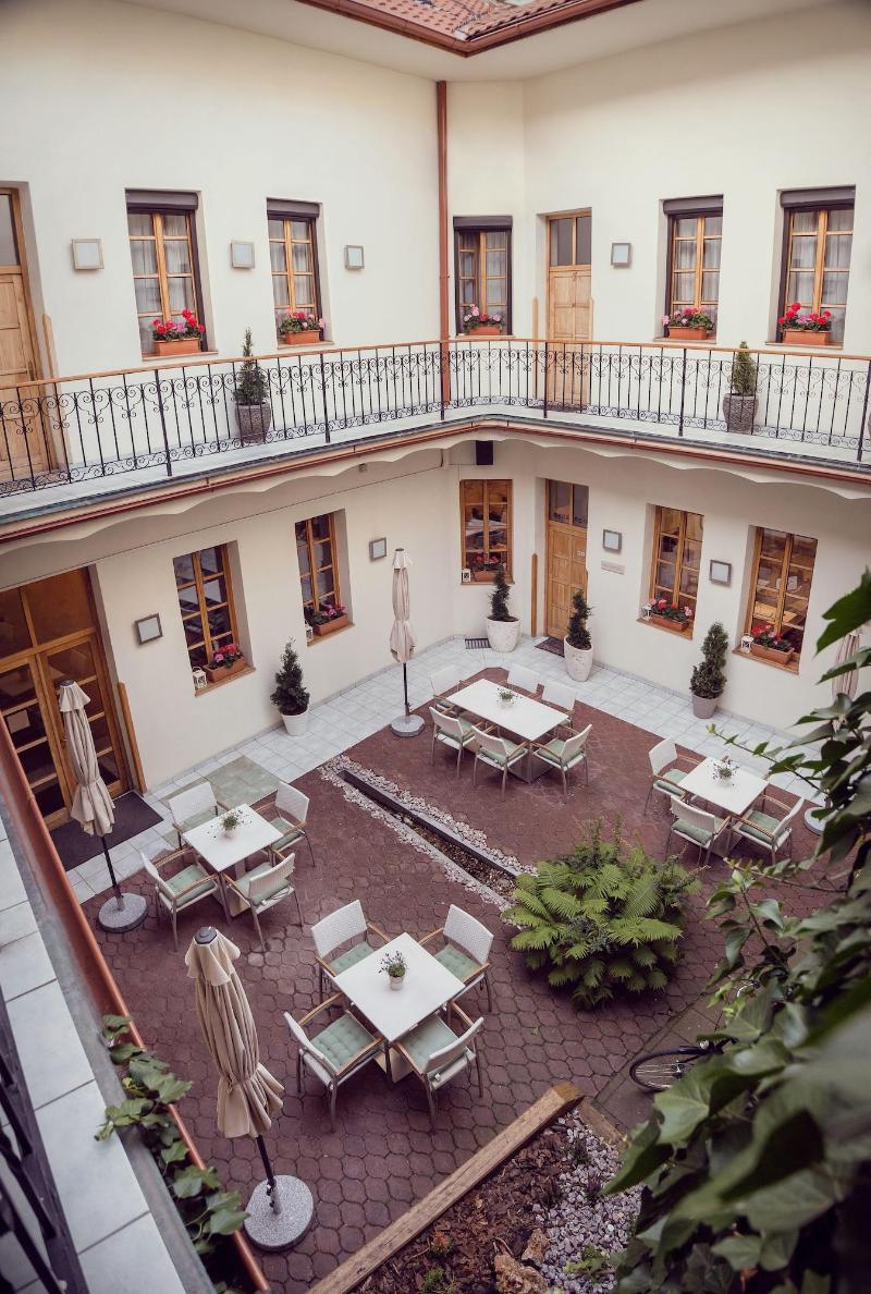 City Residence Apartment Hotel image