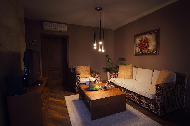 City Residence Apartment Hotel image