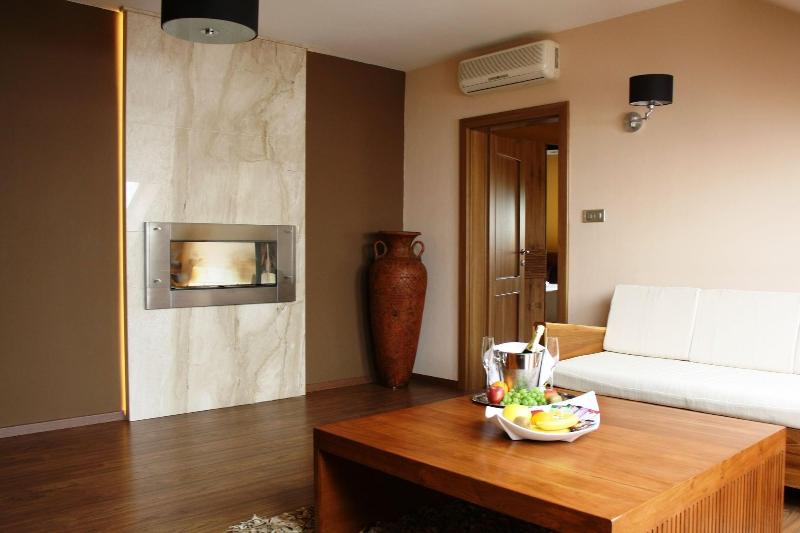 City Residence Apartment Hotel image